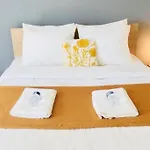 Comfortable 2 Bedrooms Near Train Station