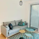 Large 1 Bedroom In Center Terrace & Parking-Chiny1