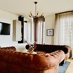 Elegant Sky Apartment With Spa