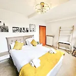 New 1 Bedroom Flat In City Center - Gar68