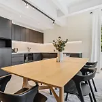 Modern Apartments In Clausen With Wifi, Kitchen & Workspace