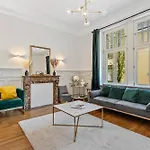 VIP Suite Apartment - 5 min walking center