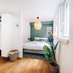 Cozy Studio With Terrace, Pet-Friendly, Near Center