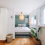 Cozy Studio With Terrace, Pet-Friendly, Near Center