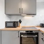 Modern Limpertsberg Studio Near City Center