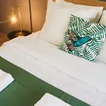 Art Deco 100M2 Flat 2 Min Walking From Train Station In City Center, Free Parking And Terrace - 2B