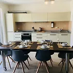 Art Deco 100M2 Flat 2 Min Walking From Train Station In City Center, Free Parking And Terrace - 2B