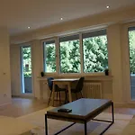 Fully Renovated Studio Flat With Own Parking