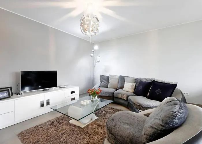 Luxury 2Bed 100M2 Apartment City Centre With Terrace