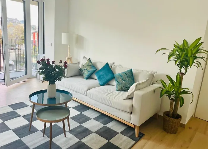 Brand New 1 Bedroom In City Center With Terrace - 4A