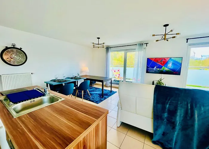 Luxembourg City - 70M2 - Easy Parking - Bus - 2 Tvs - Between City And Forest