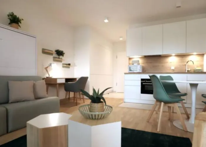 Central Fully Serviced Studio