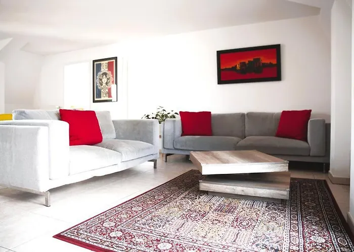 Charming Central 2Br Apartment