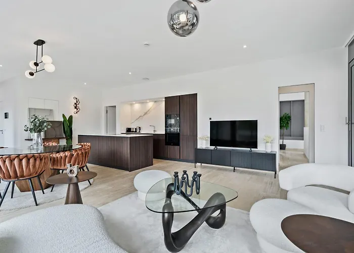 Elegant 2Br With Balcony In Heart Of Luxembourg