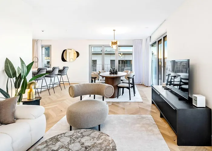 Luxurious 3Br Apt With Jacuzzi In Central Lux