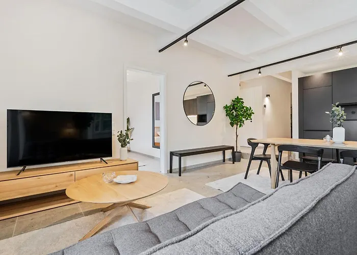 Clausen Hideaway Modern Accommodation