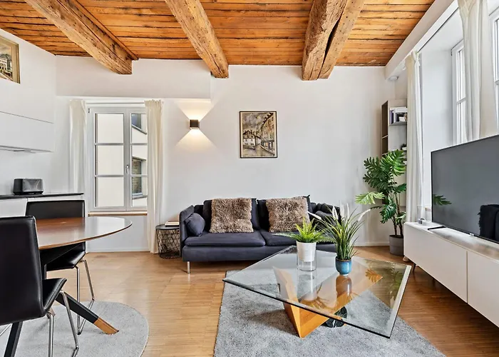 Exquisite Apartment In Old Town