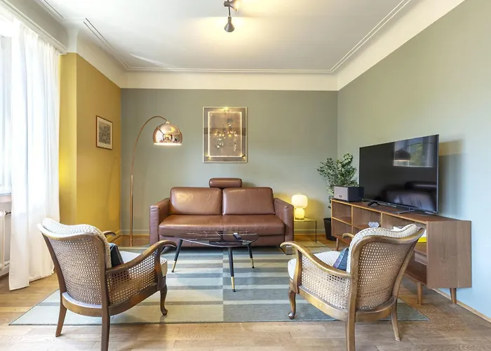 Spacious 2Br Apt In Central Luxembourg W Balcony