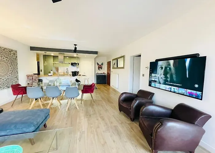 Spacious 2Bedrooms Flat W Terrace&Parking