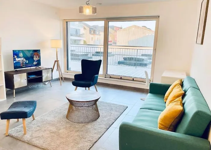 Elegant 2 Bedrooms In Center With Parking &Terrace- 142-99