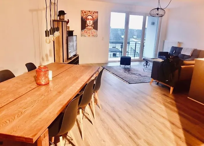 Large 2 Bedrooms Flat With Free Parking & Terrace