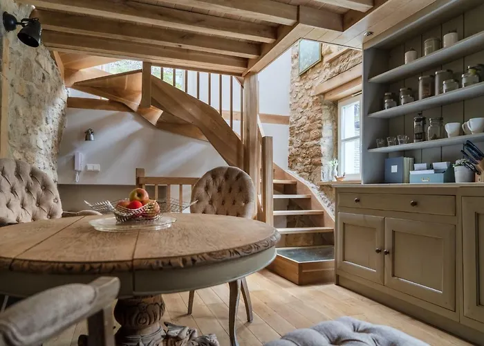 Twin Cottage