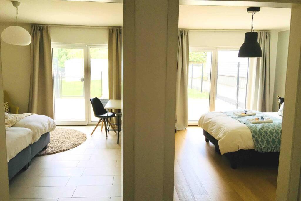 Large Family Retro Flat In Center- Large Terrace & Garden View, Free Parking Apartment *