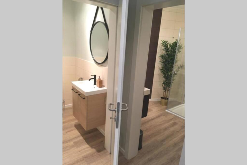 Modern 4 Beds In Convenient Location, Free Parking * Luxemburg