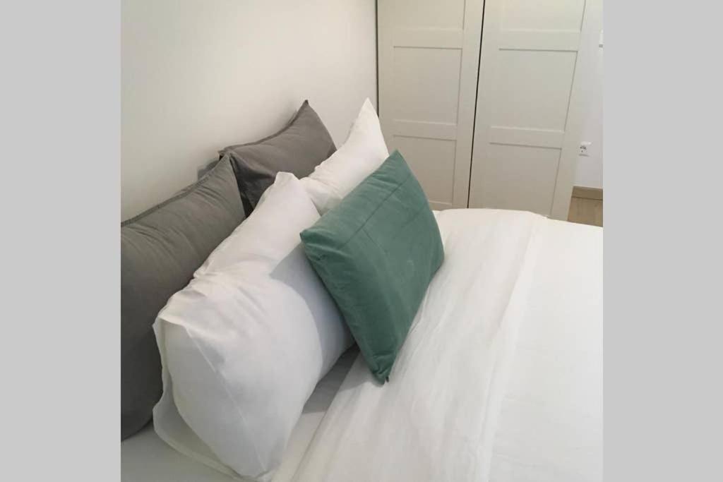 Trendy New And Large 3 Beds *