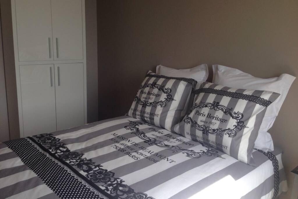 Luxury 2bed 100m2 Centre With Terrace Apartment *