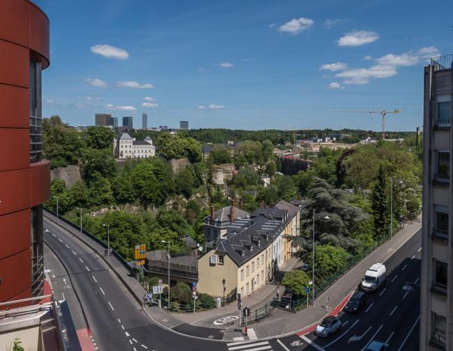Luxury Penthouse With 3 Balconies -2 Bedrooms -petrus View & Parking *