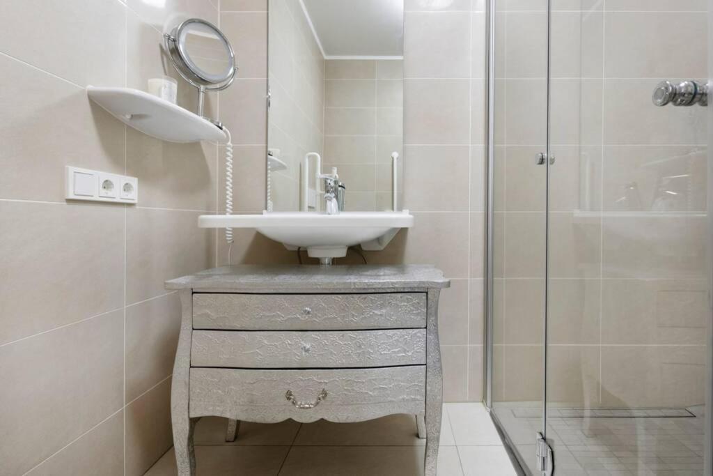 Luxury 2bed 100m2 Centre With Terrace Luxemburg