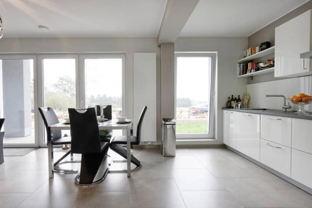Luxury 2bed 100m2 Centre With Terrace Apartment *