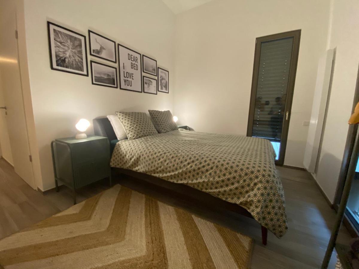Bright And Chic In Lux Apartment *