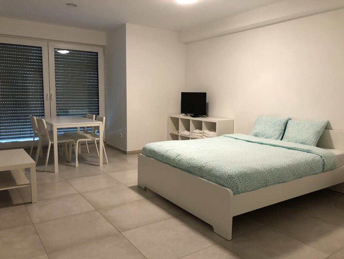 Lotus Apartment *