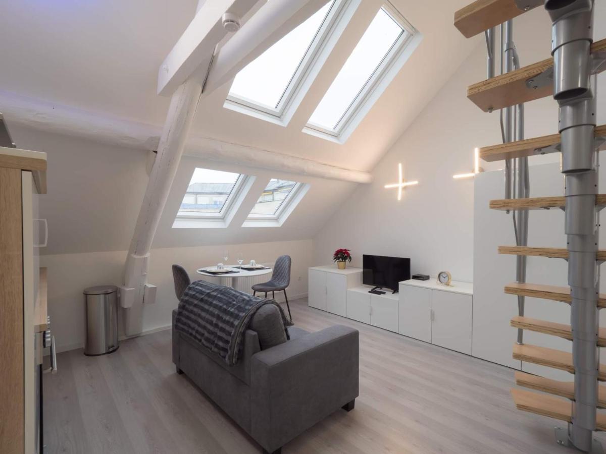 Apartment Executive- Studio-loft Center