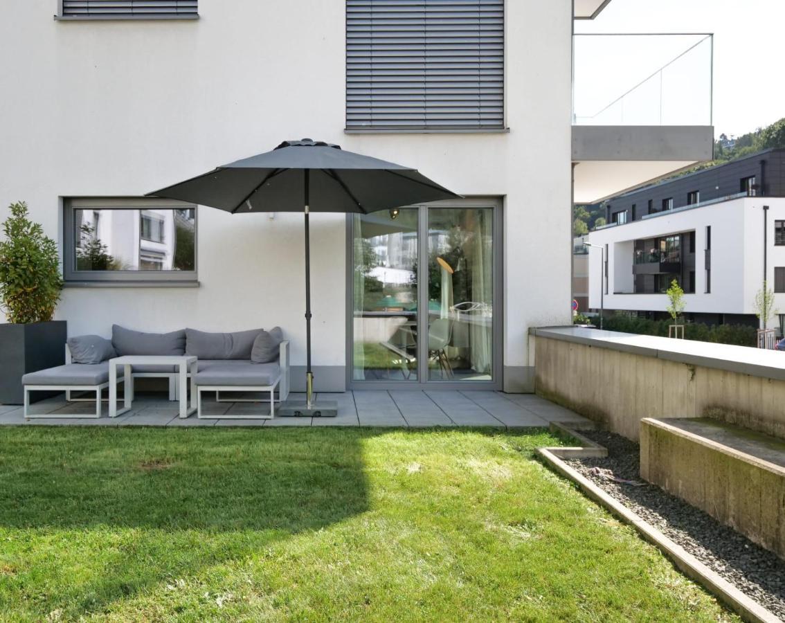2br Apt 100 M2 W Terrace, Free Parking, Business Or Leisure *
