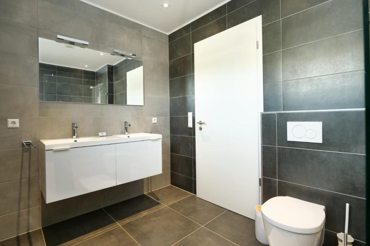 Apartment 2br Apt 100 M2 W Terrace, Free Parking, Business Or Leisure *