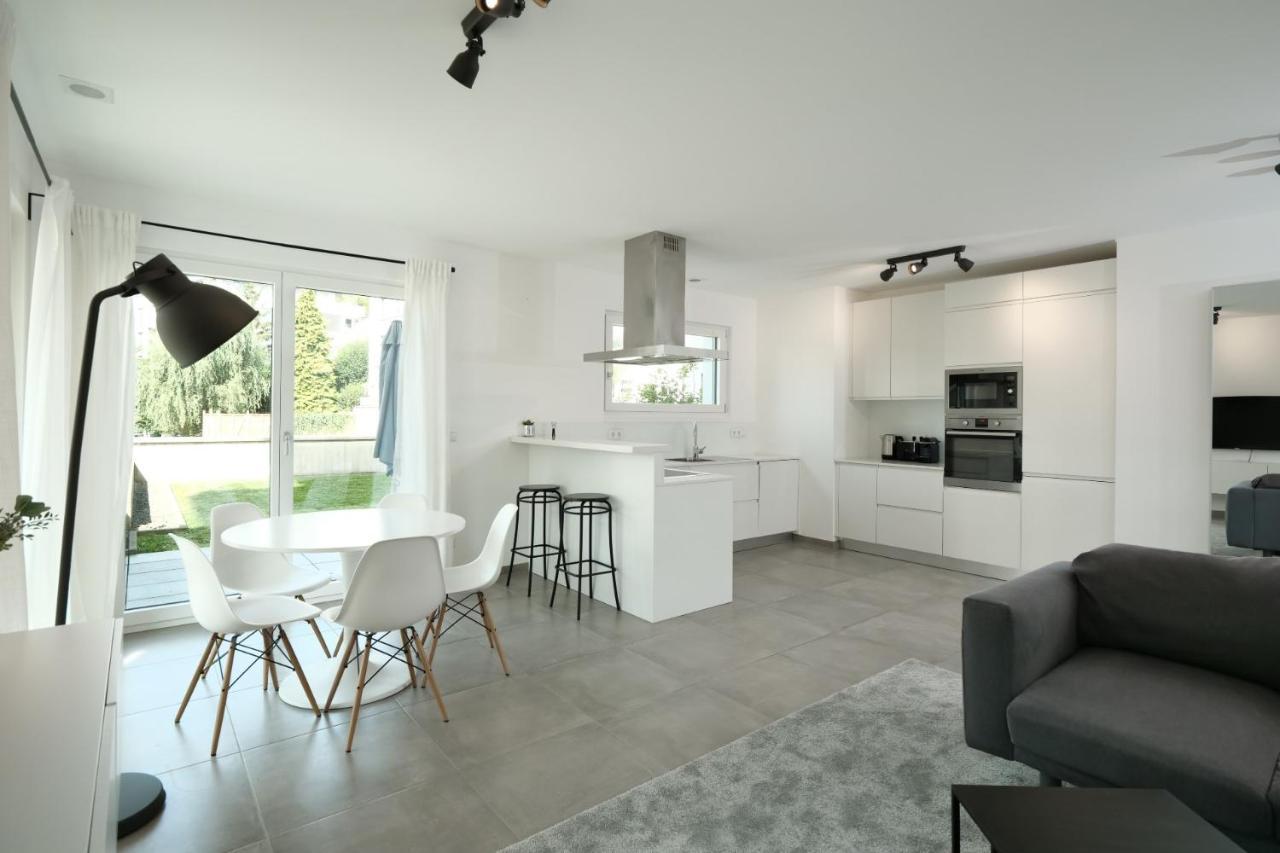 Apartment 2br Apt 100 M2 W Terrace, Free Parking, Business Or Leisure *