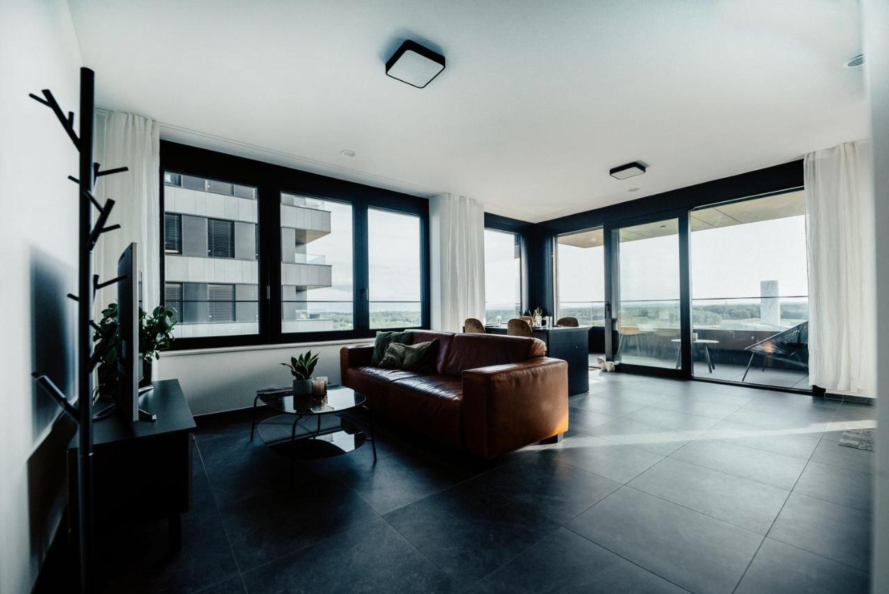 Luxury 1 Bedroom Apt W Spa, Fitness & Swimming Pool - Zenith Towers Appartement