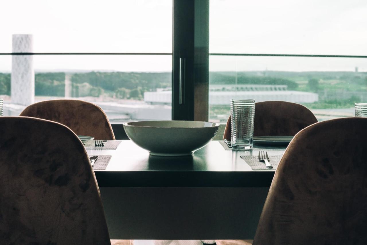 Luxury 1 Bedroom Apt W Spa, Fitness & Swimming Pool - Zenith Towers Luxemburg