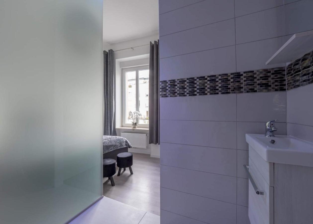 Executive Double With En-suite Centre In R1 * Luxembourg