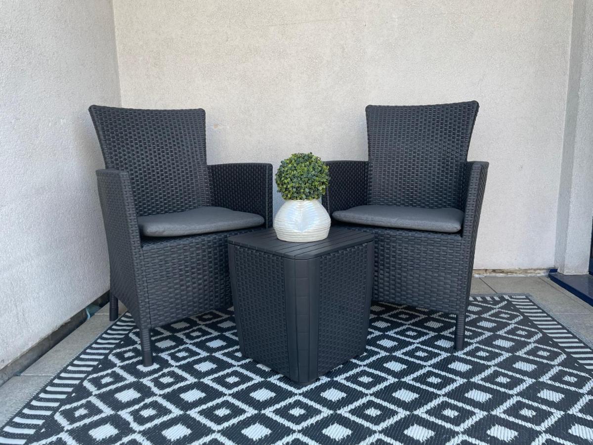 Luxury Penthouse With 3 Balconies -2 Bedrooms -petrus View & Parking Appartement