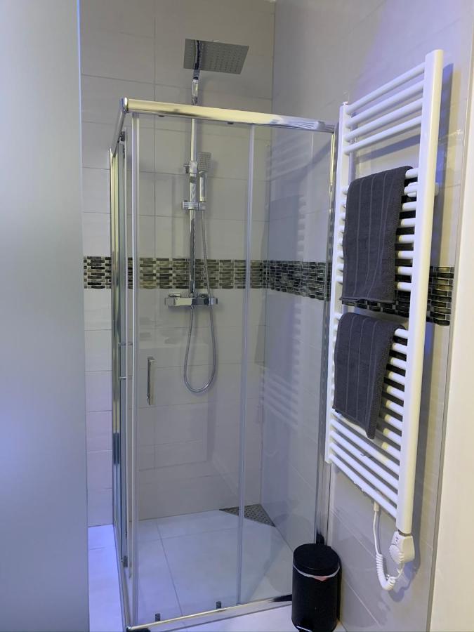 Executive Double With En-suite In Centre R4