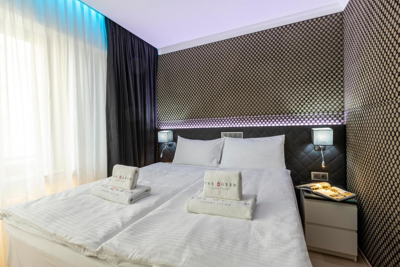 The Queen Luxury - Medici * Luxembourg