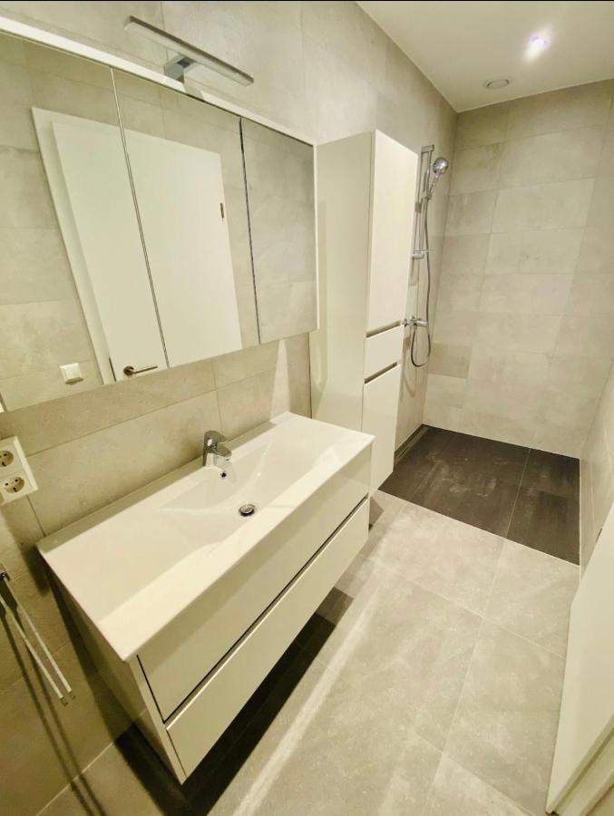Brand New 2 Bedrooms With Parking And Terrace - 142-96 * Luxemburg