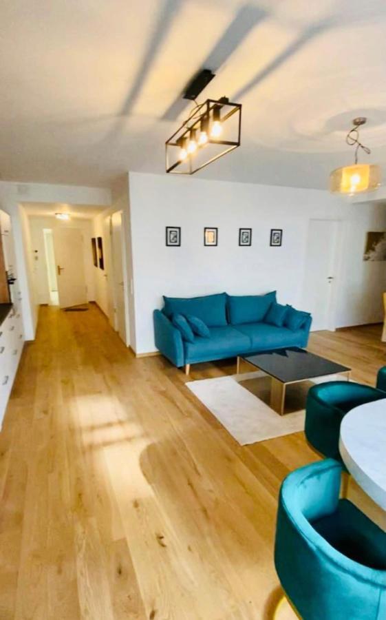 Brand New Luxury 3 Bedrooms, Terrace And Free Parking - Noah Apartment *
