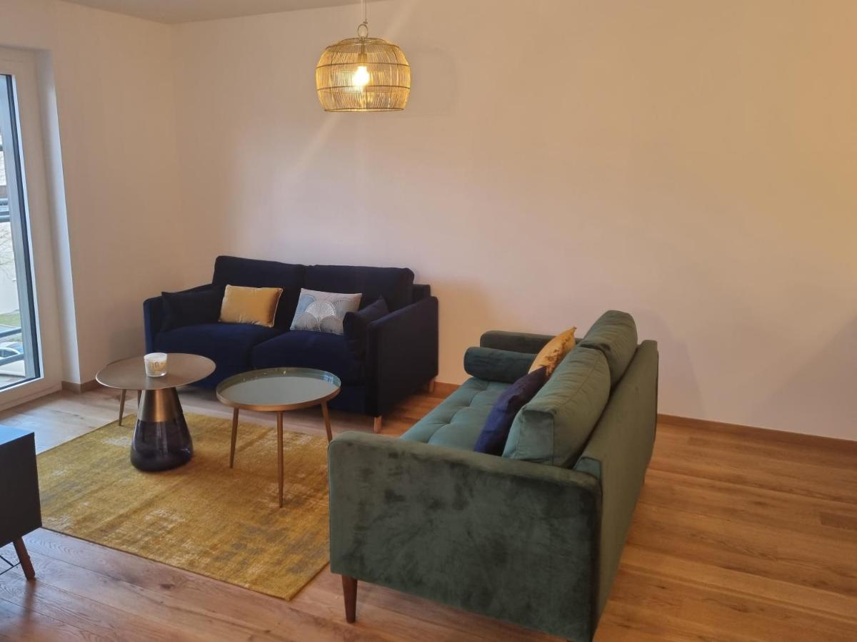 Chic City Center 3 Beds Flat & Balcony & Parking *