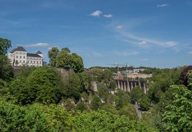 Luxury Penthouse With 3 Balconies -2 Bedrooms -petrus View & Parking Appartement