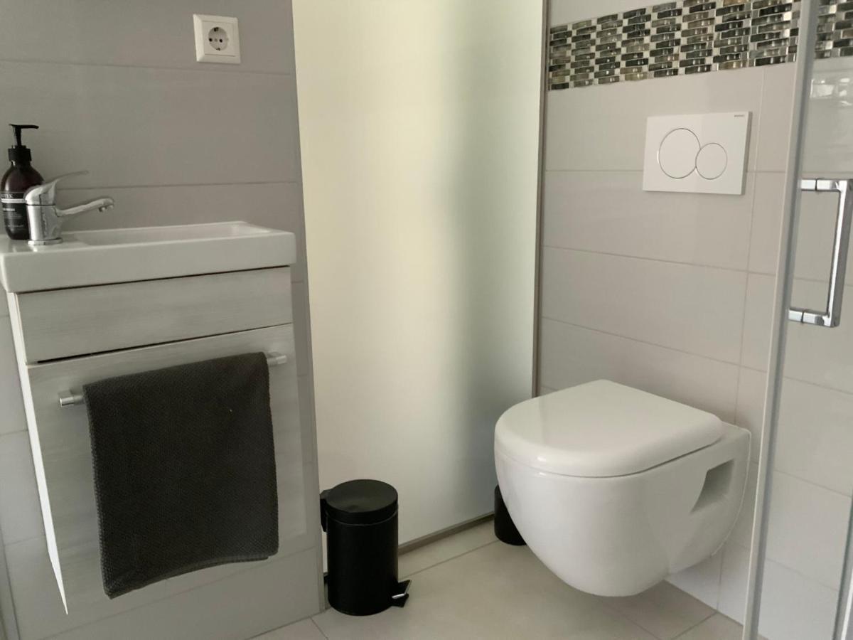Executive Double With En-suite In Rue Trevires R3 Gasthof *